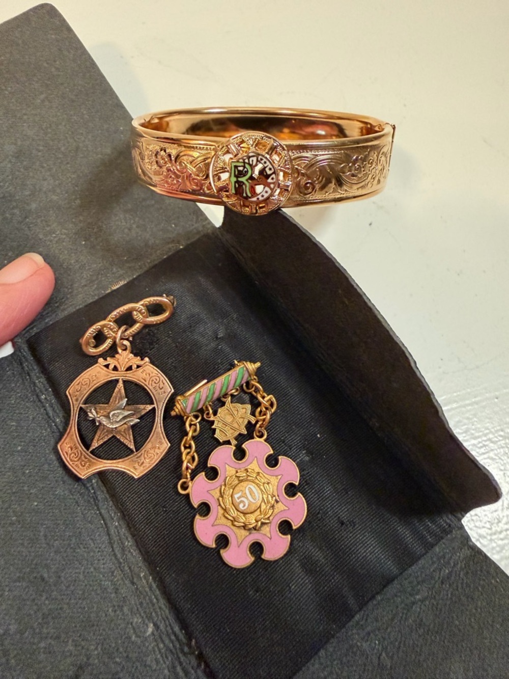 Vintage Odd Fellows Daughters of Rebekah Medals and Bracelet - Picture 9 of 12